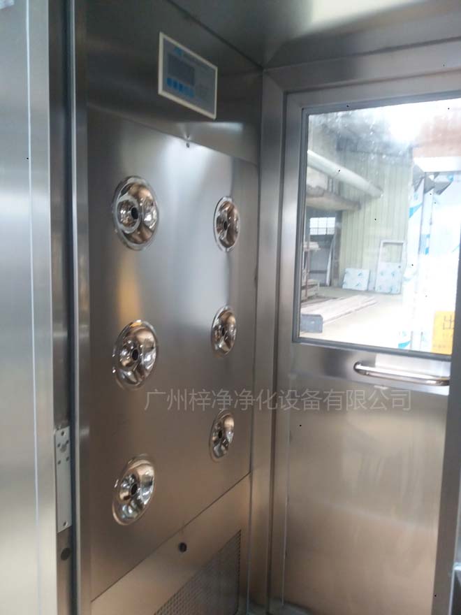 全不銹鋼單人雙吹風(fēng)淋室?guī)Э刂泼? src= 全不銹鋼單人雙吹風(fēng)淋室?guī)Э刂泼? width=